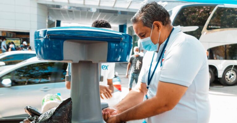 Alcaldía del Distrito Nacional instala lavamanos móviles en la ciudad para prevenir COVID-19