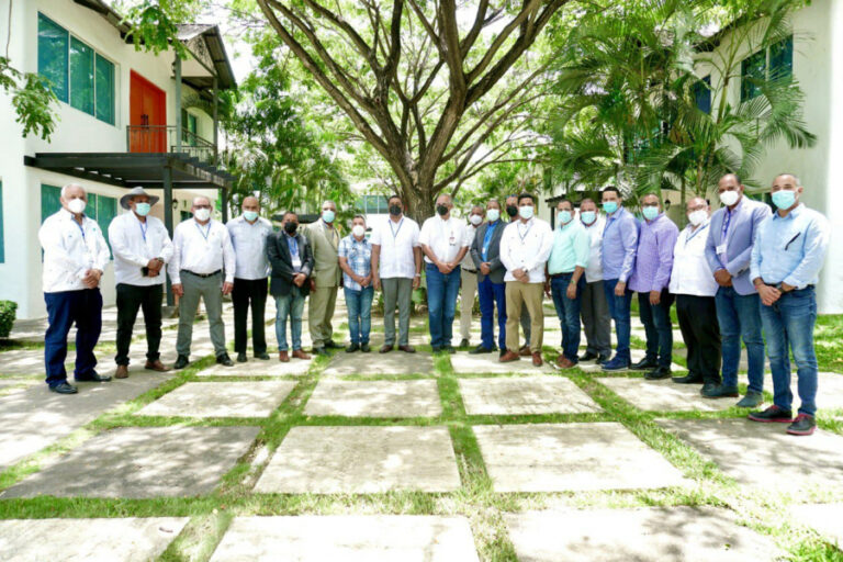 Víctor D´Aza considera se deben promover muros empresariales en la zona fronteriza