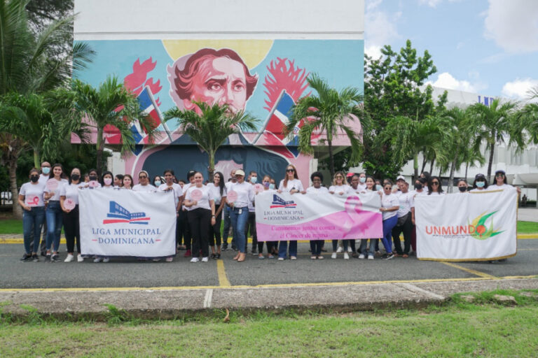 Liga Municipal Marcha por el Día contra el Cáncer de Mama y llama a la prevención