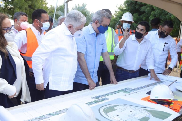 Abinader garantiza teleférico y monorriel mejorarán seguridad vial de Santiago