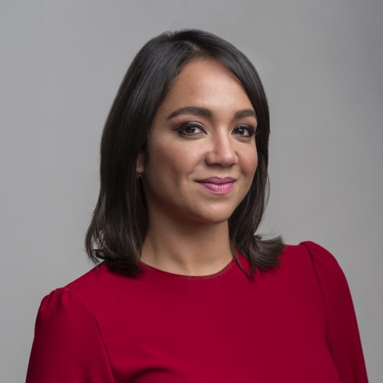 Faride Raful cansada de los tapones de la ciudad, pregunta cómo se resuelve el problema