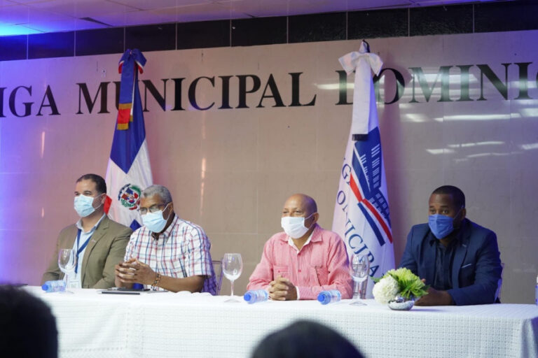 Colaboradores municipales se capacitan para el desarrollo de gestión moderna y eficiente