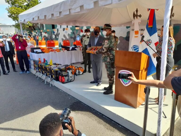 MOPC entrega equipos por más de RD$ 115 millones para seguridad en diciembre