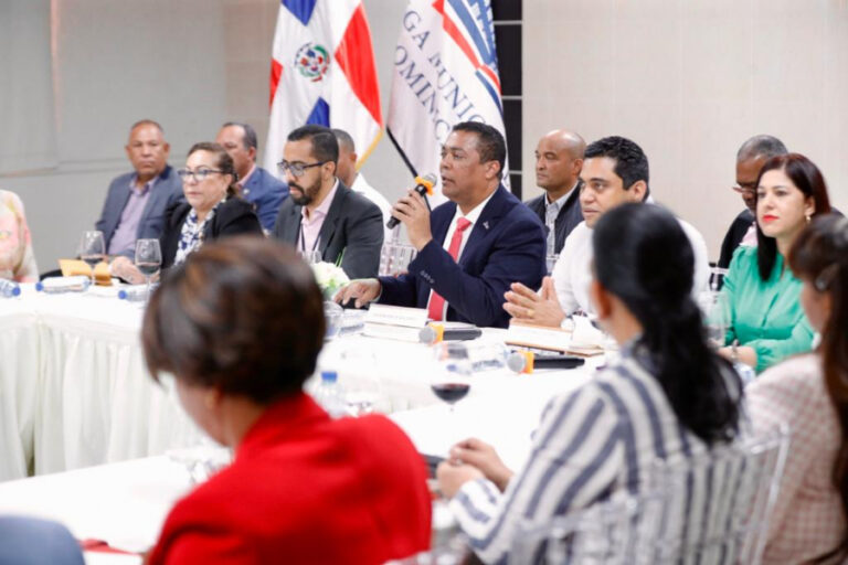 Liga Municipal Dominicana reúne a alcaldes y gobernadoras del país para fortalecer la coordinación en los territorios