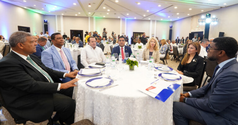 Víctor D’Aza resalta aporte de Fedomu en 21 años de fundación