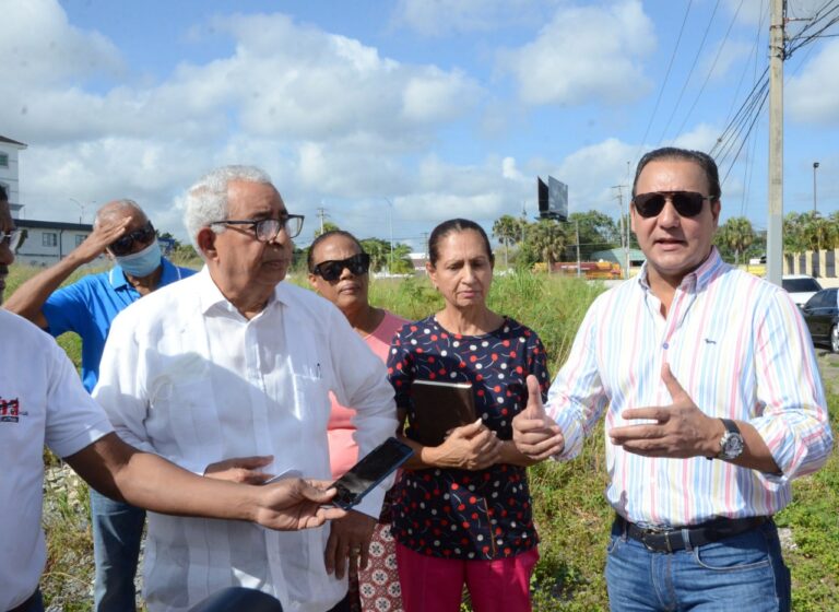 Abel Martínez inició nuevas obras en distintos sectores de Santiago