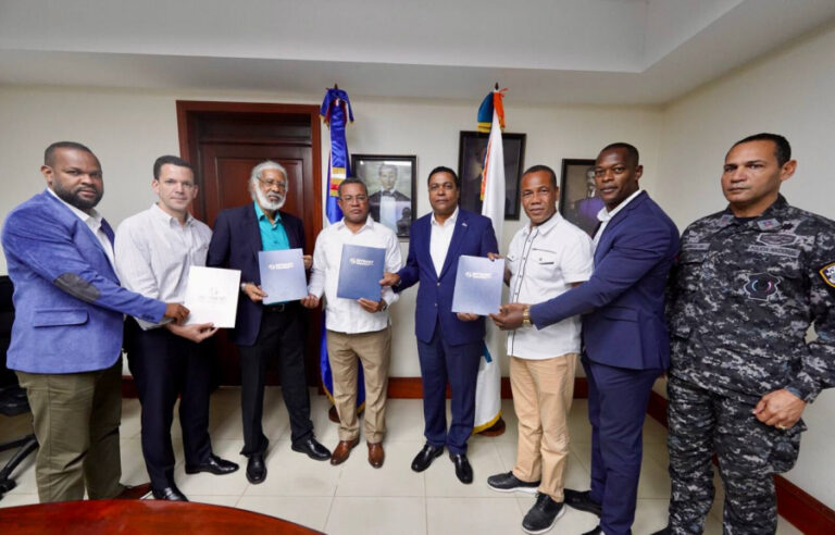 Con intermediación de la Liga Municipal, Intrant y Fenatrano firman acuerdo de entendimiento