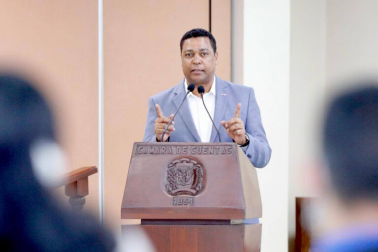 Liga Municipal presenta en Mesa de Control Cámara de Cuentas estrategias para fortalecer transparencia