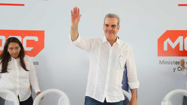 Gobierno invierte más de 7,000 millones de pesos en Azua