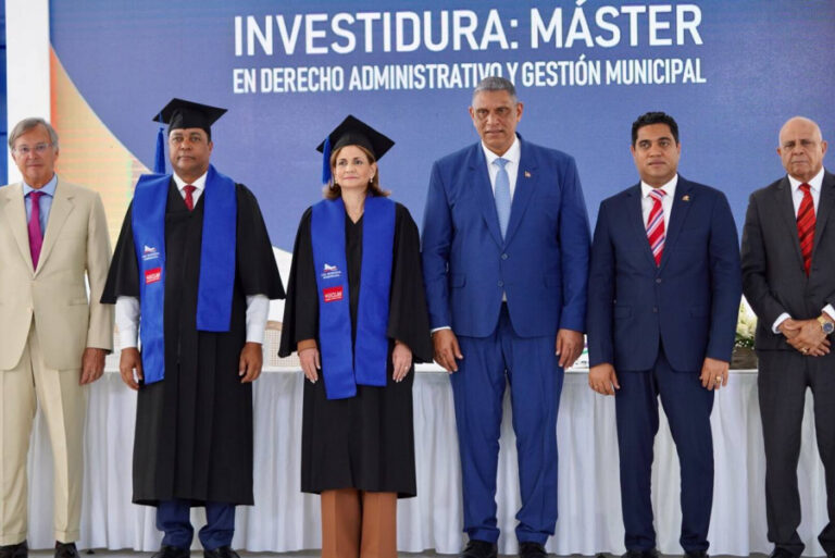 LMD y Universidad de Castilla La Mancha gradúan en altos estudios sobre gestión municipal