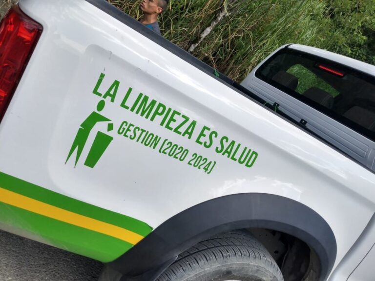 Apresan al subdirector de la junta distrital de Santiago Oeste acusado de atracar en vehículo rotulado