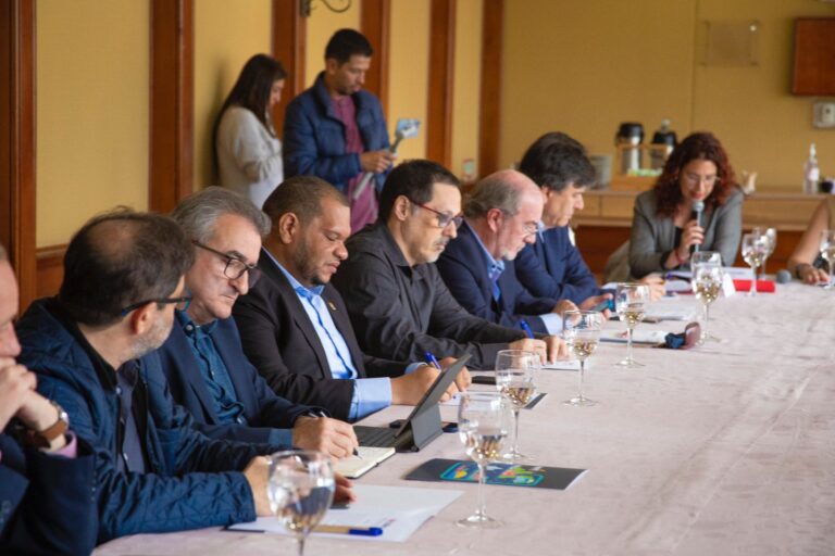 Alcalde Carlos Guzmán desarrolla agenda de trabajo en Colombia