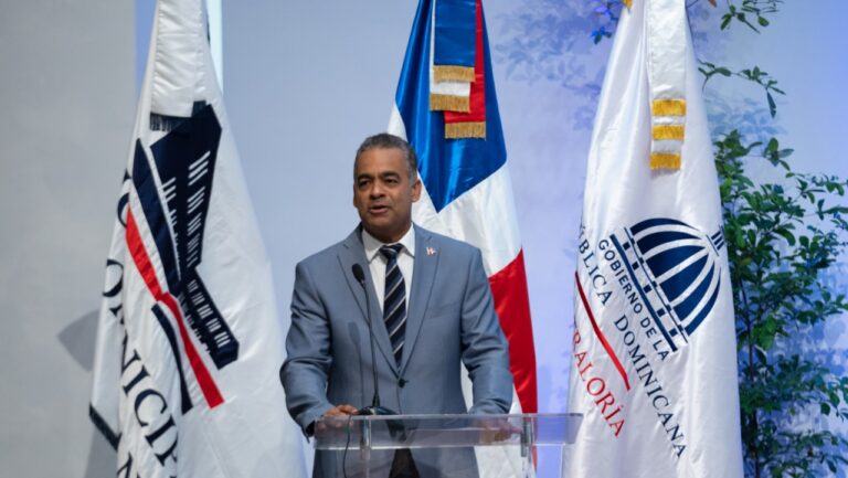 Joel Santos llama a crear estrategias integren gobiernos locales en operatividad del Sistema 9-1-1