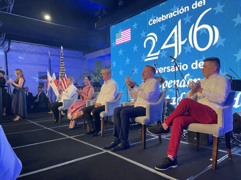 Embajador interino EE.UU elogia gobernanza y seguridad ciudadana de R.D.