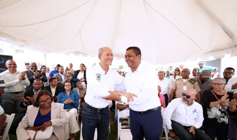 Villa González inicia construcción aceras del programa de Apoyo a los Gobiernos Locales