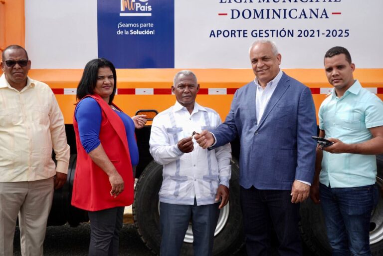 LMD entrega camión compactador ayuntamiento de Cevicos