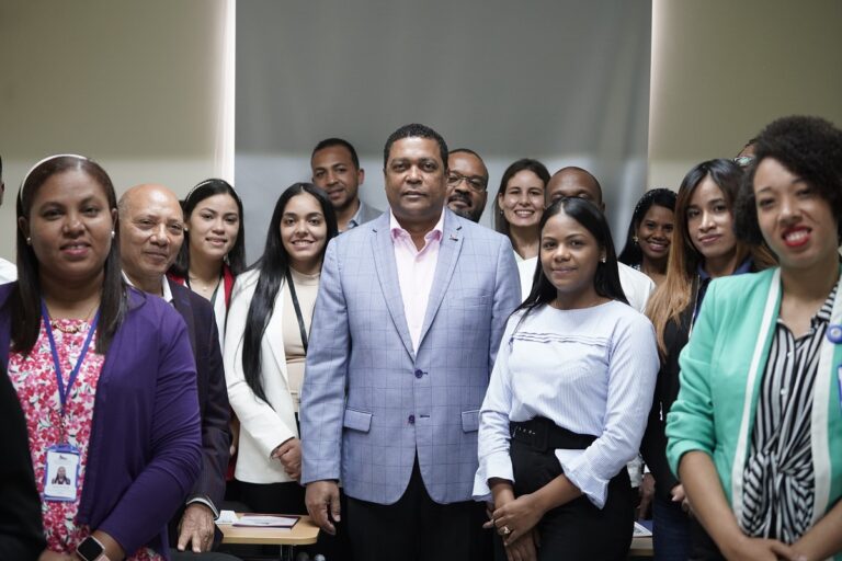 Liga Municipal Dominicana y Contraloría imparten curso de Control Interno a servidores públicos municipales