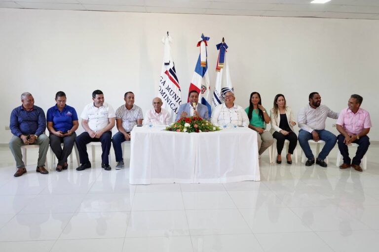 LMD brinda apoyo financiero de 200 millones pesos para construcción de aceras, contenes y cementerios en Región Noroeste