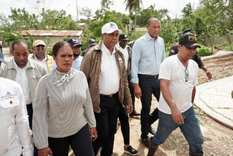 Informan Víctor D’ Aza lleva ayuda y coordina respuestas a daños de Fiona en El Seibo