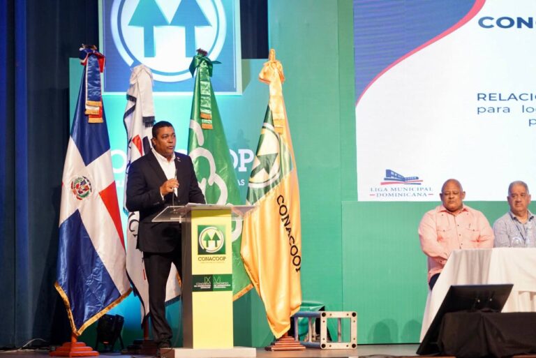 Víctor D´Aza destaca aportes de las cooperativas al desarrollo local