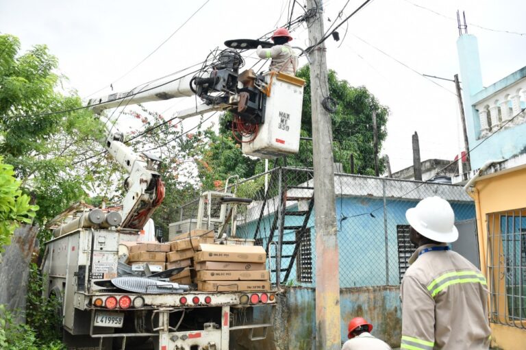 Autoridades intervienen San Felipe, Villa Mella, con obras públicas y más seguridad