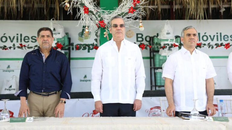 Presidente Abinader encabeza inicio de las Grandes Ferias “Navidad del Cambio con el Inespre”