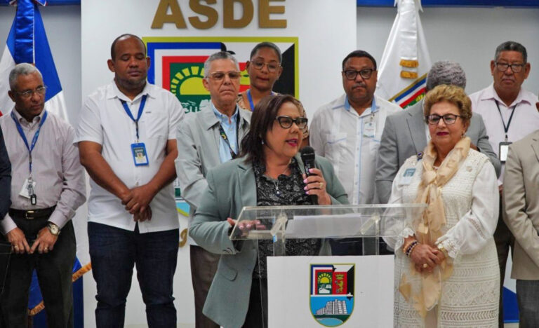 Ayuntamiento SDE advierte continuará el desmonte de vallas ilegales