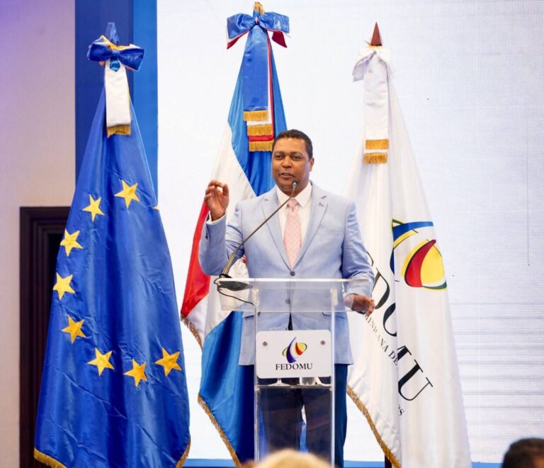 Víctor D’Aza resalta aporte de Fedomu en 21 años de fundación