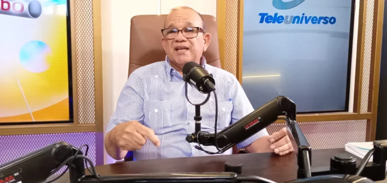 Los ayuntamientos no ejercen la autonomía que les otorga la Constitución, afirma activista social