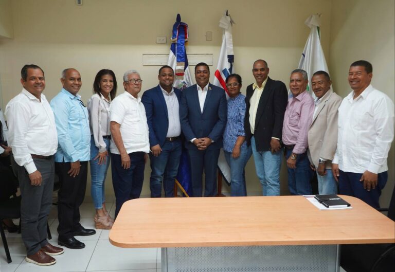 Liga Municipal transfiere más de RD$ 92 millones a gobiernos locales para obras municipales