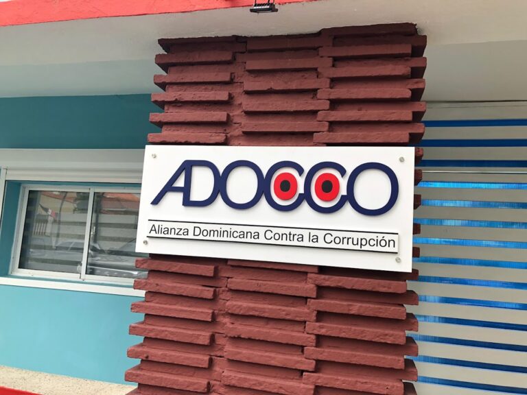 Adocco solicita la suspensión inmediata del alcalde Tony Adames en La Romana