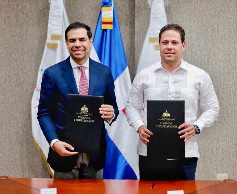 Firman convenio para mejorar viviendas en condiciones vulnerables