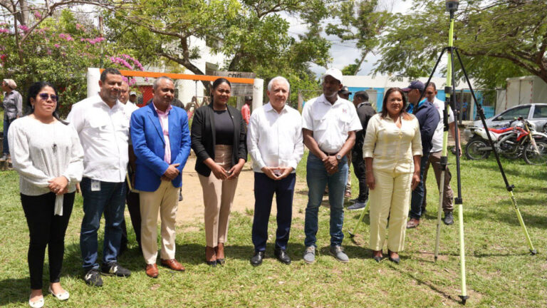 Gobierno inicia trabajos de titulación de propiedades en la comunidad Palavé, Santo Domingo Oeste