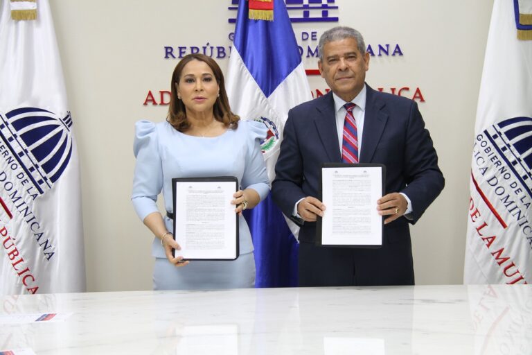 MAP y Ministerio de la Mujer firman acuerdo para reducir la brecha género en la administración pública