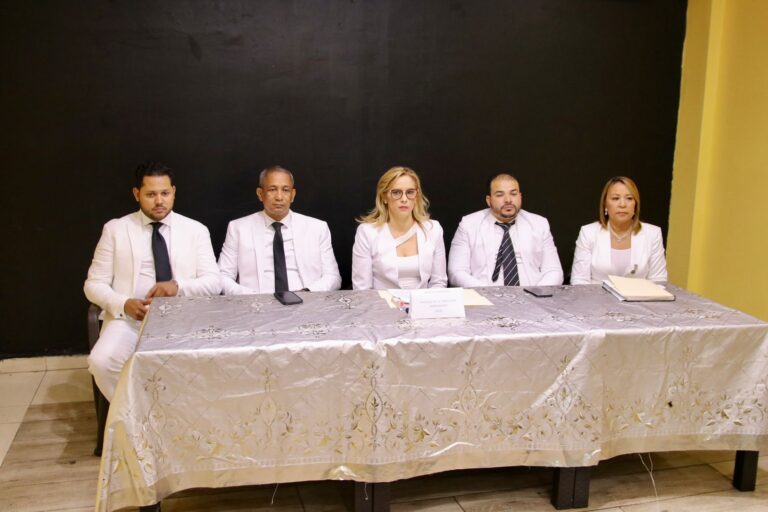 Regidores peledeístas: Manuel Jiménez no ha podido dar respuestas a demandas munícipes SDE