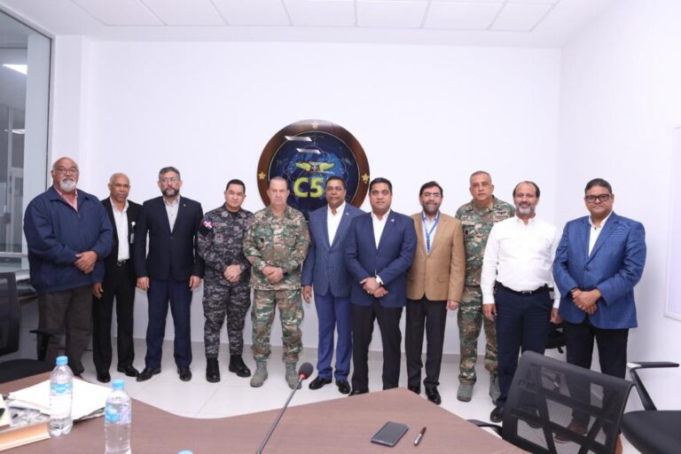 Autoridades se reúnen en FF.AA. para crear un plan preventivo de incendios forestales