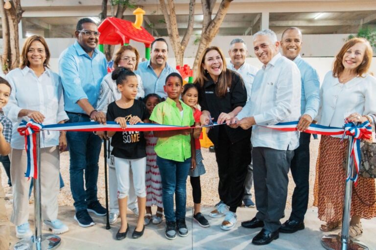 Ayuntamiento del Distrito Nacional inaugura parque Urbanización Coral