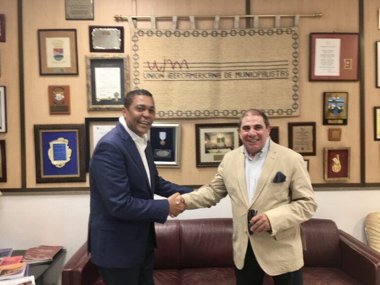 La UIM firma convenio con la Liga Municipal de República Dominicana para la realización de una Maestría en Municipalismo