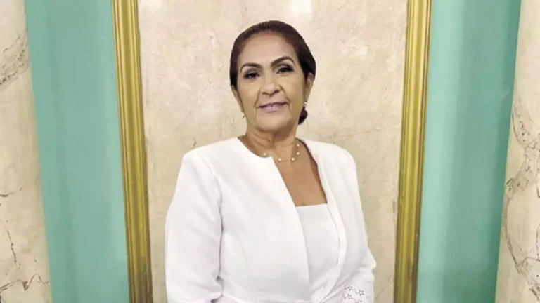 Roban a gobernadora de la provincia Duarte en acto político