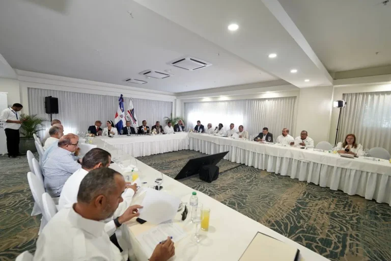 LMD y MAP instituyen “Escobillón de Oro” para reconocer territorios