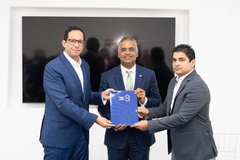 Oficina de Movilidad deposita propuesta para licitar Tren Metropolitano de Santo Domingo