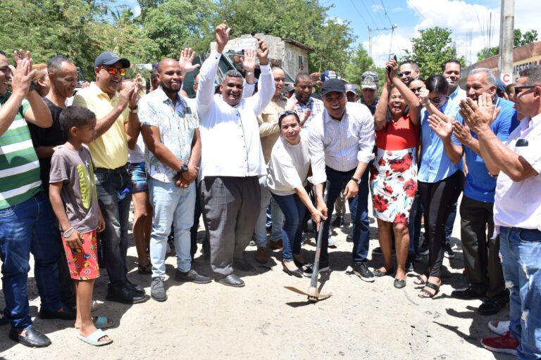 Kelvin Cruz inicia construcción de obras con inversión de RD$42 millones en comunidad de La Vega