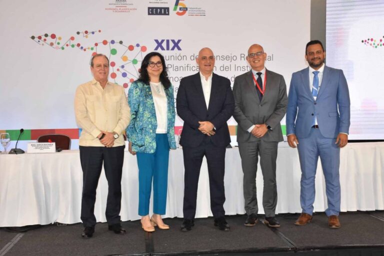 Expertos analizan avances y desafíos de la planificación en la región