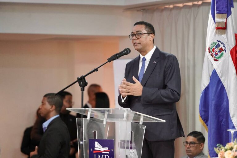 Víctor D’Aza saluda selección nuevos integrantes Tribunal Constitucional