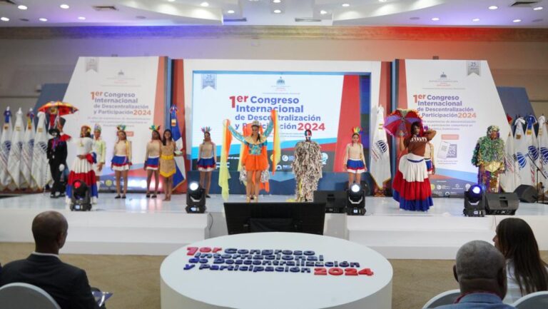 Educación inicia primer «Congreso internacional de descentralización y participación comunitaria»