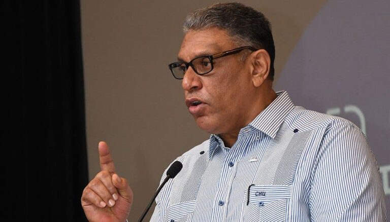 Bomberos reciben más beneficios