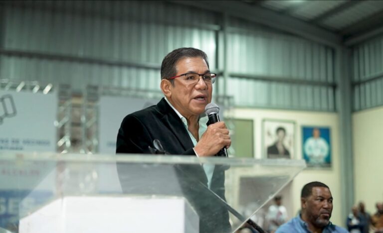 Presidente de Junta de Vecinos en UZP-4 de Santiago afirma hace 8 años fueron sacados “a patadas” del ayuntamiento