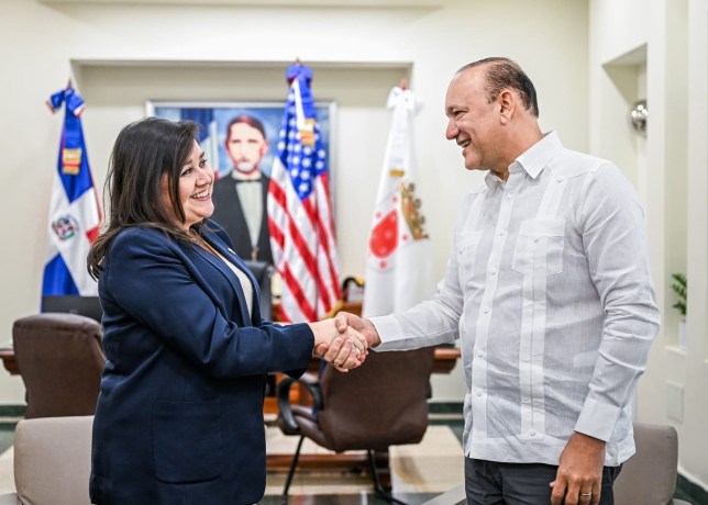Alcalde de Santiago de los Caballeros recibe visita de encargada de negocios de la Embajada EEUU en RD