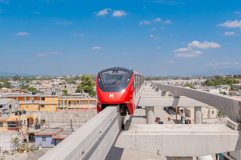 Ulises Rodríguez asegura que el monorriel de Santiago estará listo este año
