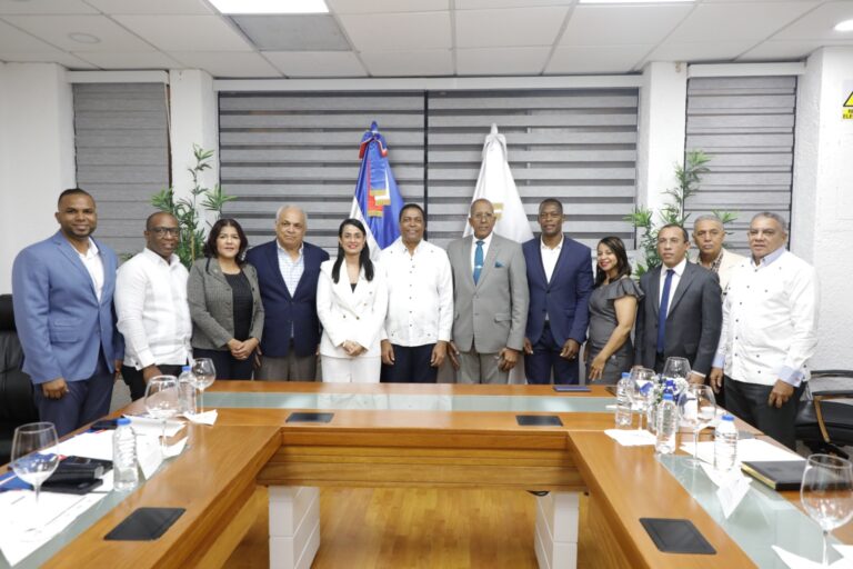 Contraloría y municipalidad socializan directrices para fortalecer la transparencia en los gobiernos locales